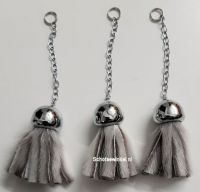 Tassels, Grijs